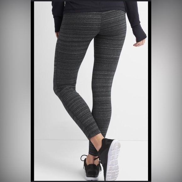 GAP Gapfit Gray/Black Maternity Leggings Size Medium - Picture 1 of 7